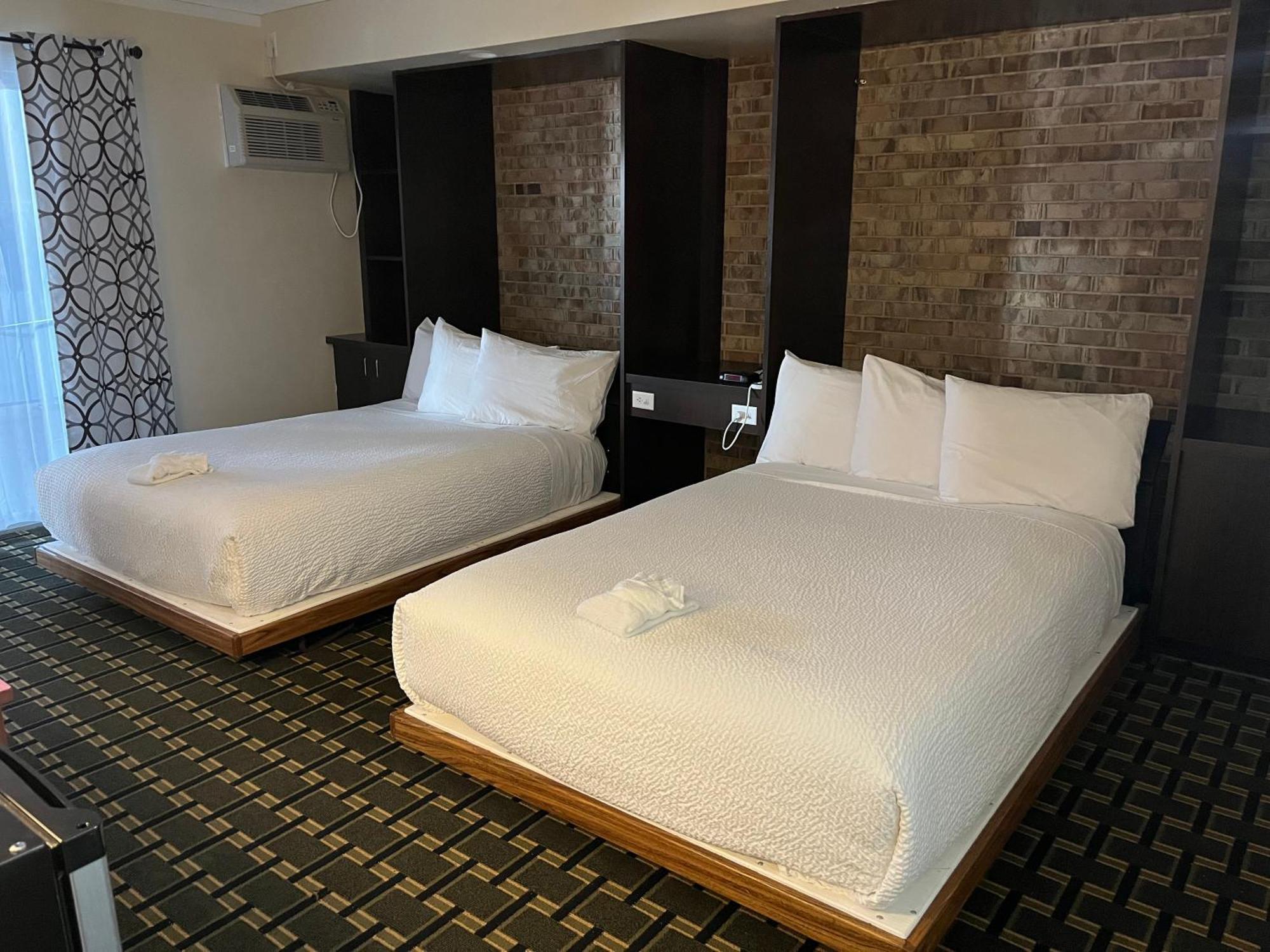 The Hudson Inn Morris Room photo