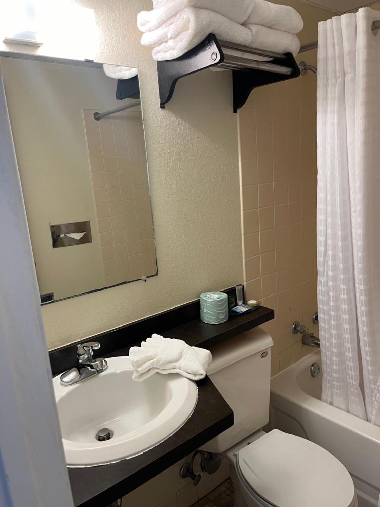 The Hudson Inn Morris Room photo