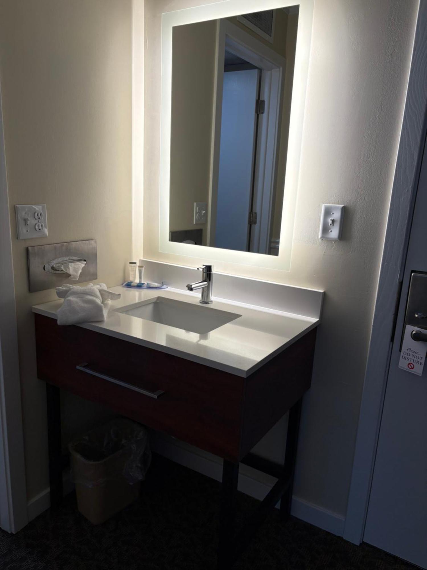 The Hudson Inn Morris Room photo